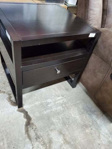 FOA#CM4323E/ End Table