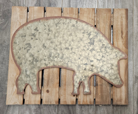 1505004182 GLITZHOME METAL PIG ON WOODEN SLATES SIGN