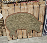 1505004182 GLITZHOME METAL PIG ON WOODEN SLATES SIGN