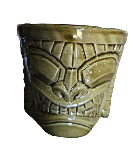 CSS-010048G BESPOKE KU GREEN BAR GLASS