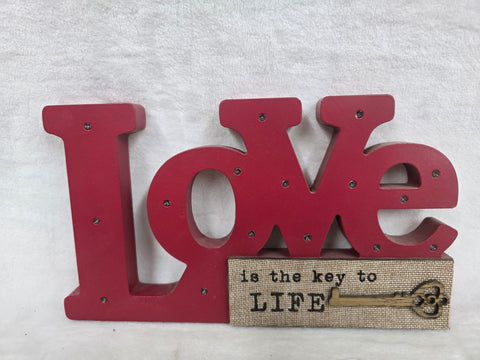 22-0016 HDC LIGHTED SIGN "LOVE" RED