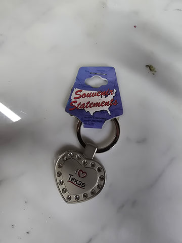 GAME DAY OUTFITTERS I LOVE TEXAS KEYRING