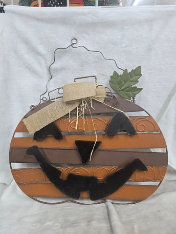 851265B GLITZHOME JACK-O'-LANTERN METAL HANGING SIGN