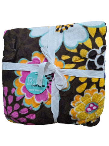 CF6218 ROOMITUP COZY FLEECE BANKET FLORAL BROWN BACKGROUND 50" X 60"