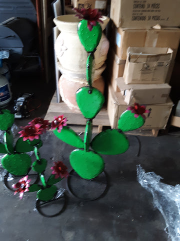 Cactus-SM /Nopal w/flower